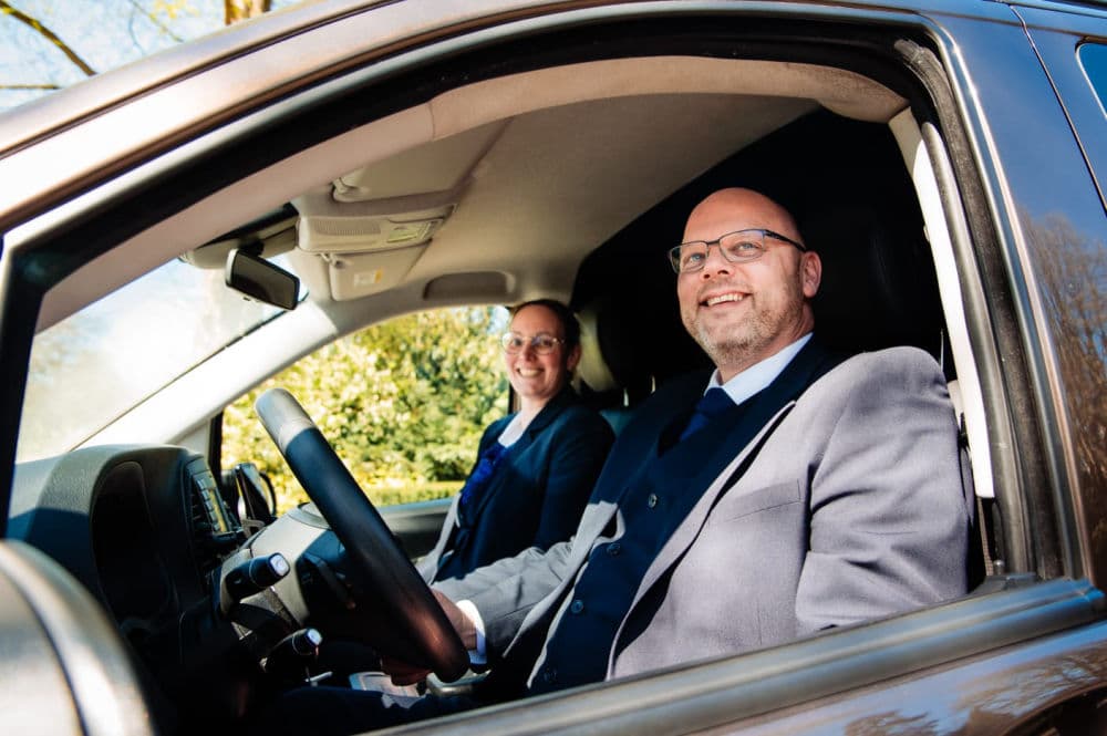 Onderweg in de verzorgingsbus, op weg naar een familie